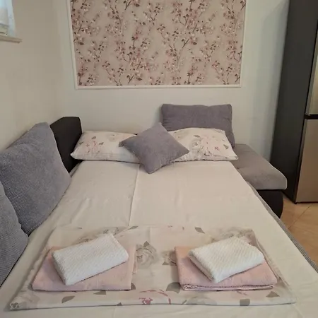 J&m Apartman Rogoznica