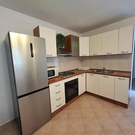 J&m Apartman Rogoznica