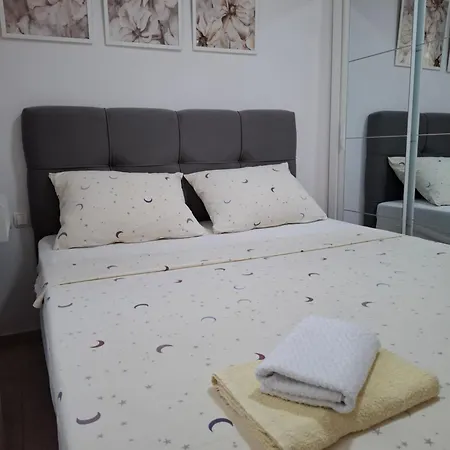 J&m Apartman Rogoznica