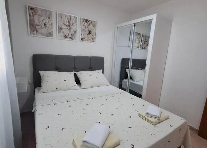 J&m Rogoznica (Sibenik-Knin)