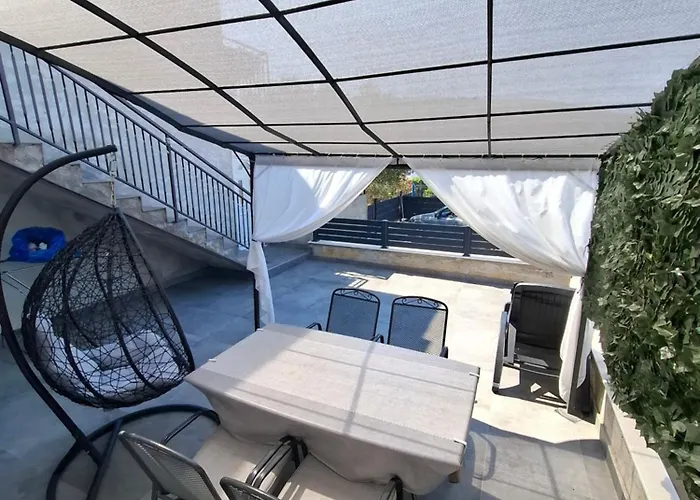 J&m * Rogoznica (Sibenik-Knin)